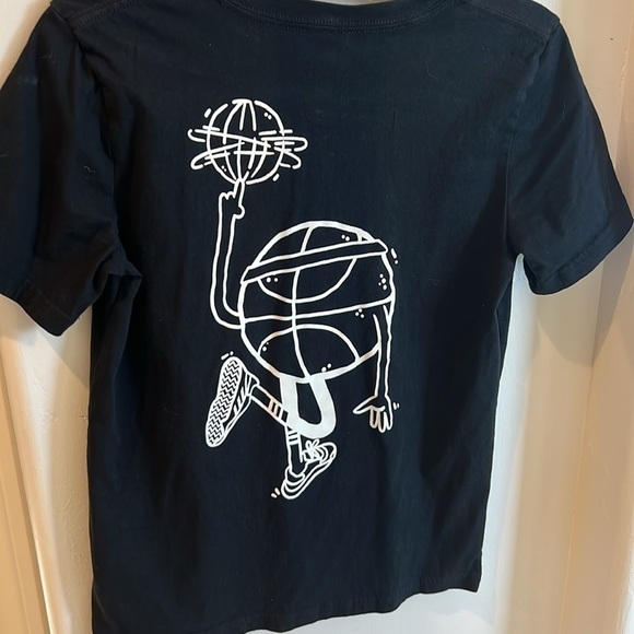 Adidas NBA Tee! - Picture 5 of 5